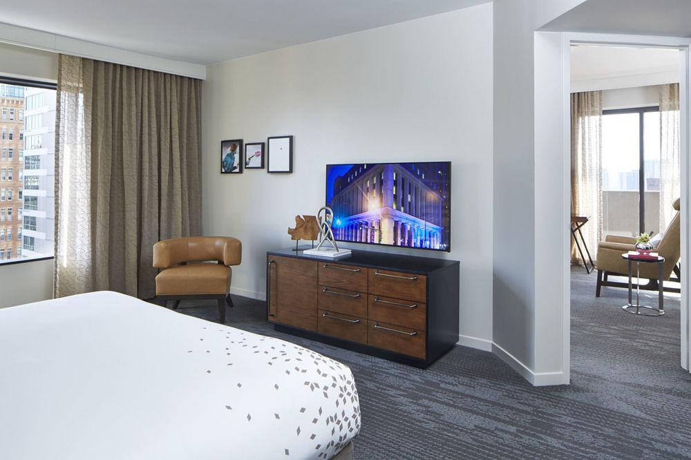 เดอะ เวอร์ทิงตัน เรอแนสซองซ์ ฟอร์ต เวิร์ท โฮเต็ล Hotel ฟอร์ตเวิร์ท ภายนอก รูปภาพ